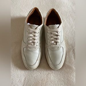 Johnston & Murphy all leather sneakers in a creamy white | 10.5 M | 12 W